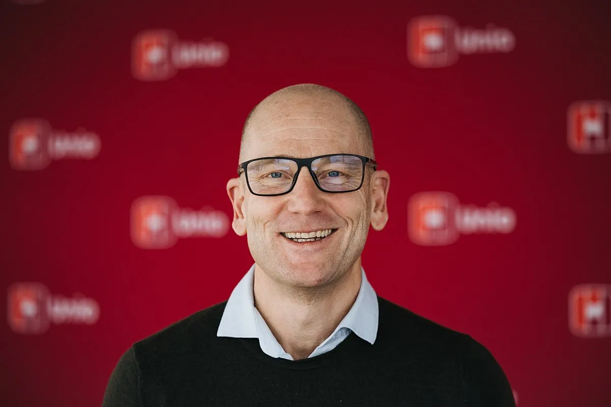 glad steffen handal. foto.