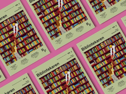 flere utgaver av bibliotekaren - magasinet lagt på en rosa bakgrunn. illustrasjon