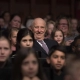 Portrett av kong harald i publikumsmengde. foto